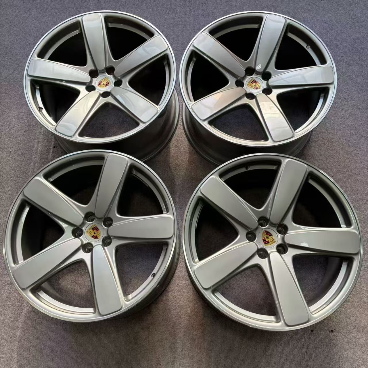 Demo Car Wheels 21 Porsche Macan Sport Classic II Design OE Wheels Demo Car Wheels 21 Porsche Macan Sport Classic II Design OE Wheels