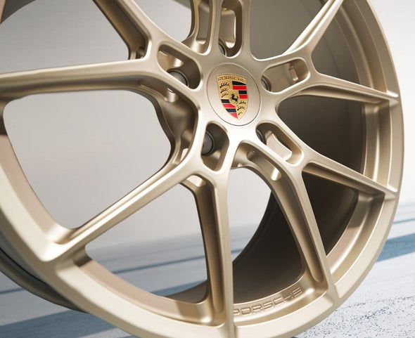 20/21-inch 911 Carrera lightweight wheel set painted in Neodyme.
