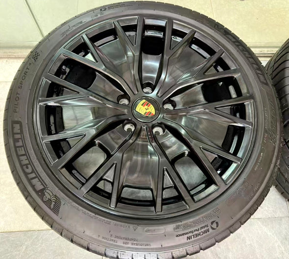 (Pre-Owned) 20” Porsche Taycan Turbo S Aero Design Wheelset