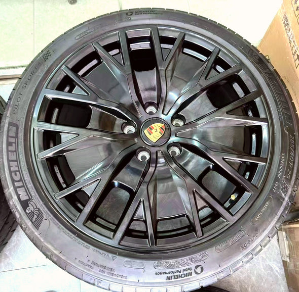 (Pre-Owned) 20” Porsche Taycan Turbo S Aero Design Wheelset