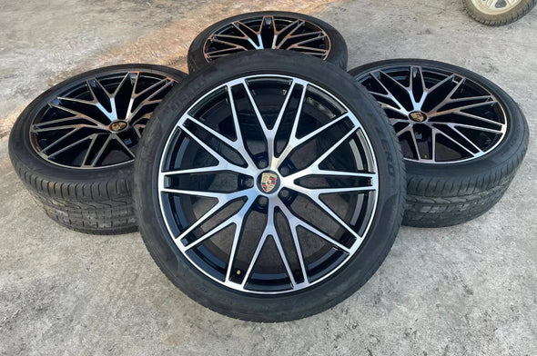 (Demo Car Wheels) 21” Porsche Macan III RS Spyder Design OE Complete Wheelset
