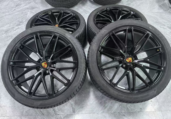 (Demo Car Wheels) 21” Porsche Macan III RS Spyder Design OE Complete Wheelset