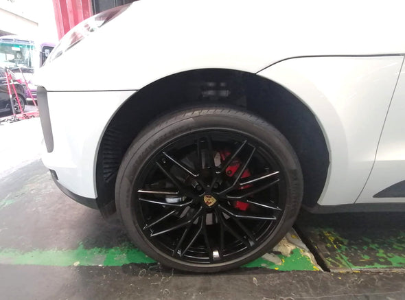 (Demo Car Wheels) 21” Porsche Macan III RS Spyder Design OE Complete Wheelset